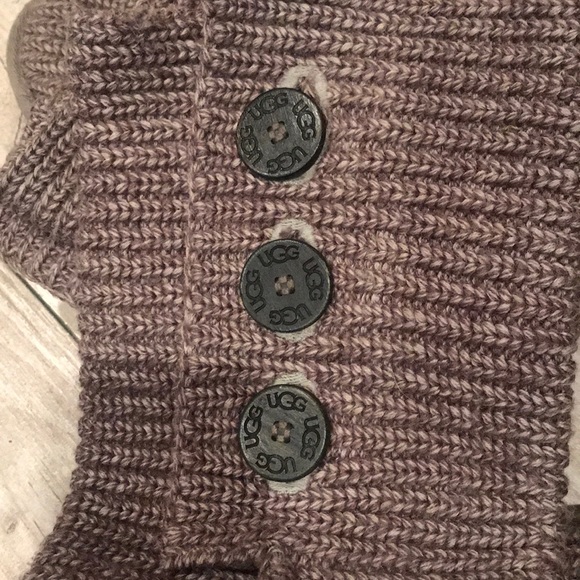 Gray cardy Uggs - Picture 2 of 5